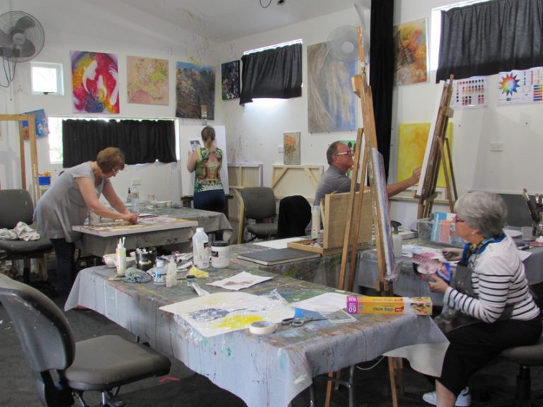 Online & Instudio Art classes & for adults in Brisbane.